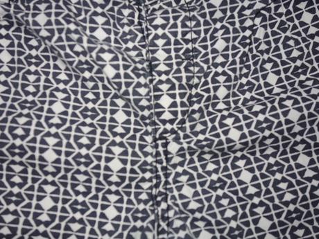 Bielo cierne kratase, h&m,128