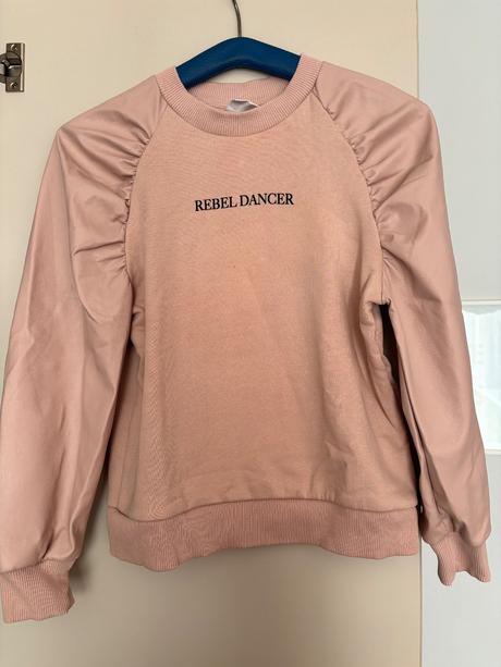 Nadherna mikina s koženkovým rukávmi, zara,140