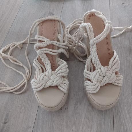 Šnurovacie sandále na platforme, 38