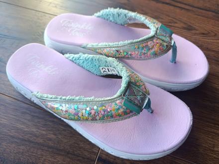 Slapky, skechers,33