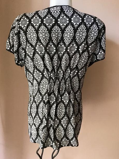 Blúzka 40/42. /37, 42