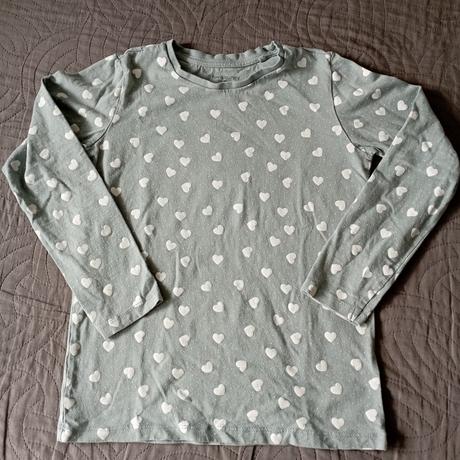 Tričko so srdiečkami, sinsay,134
