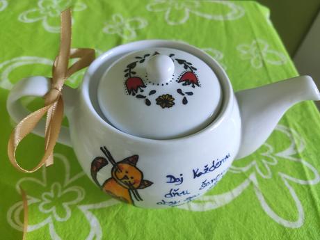 Porcelánový čajník ručne maľovaný, 