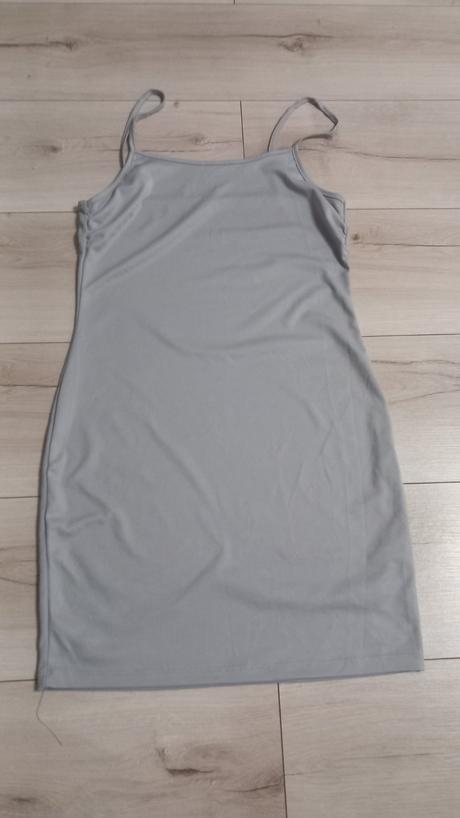 Mini šaty na ramienka ,spodne, mohito,xs