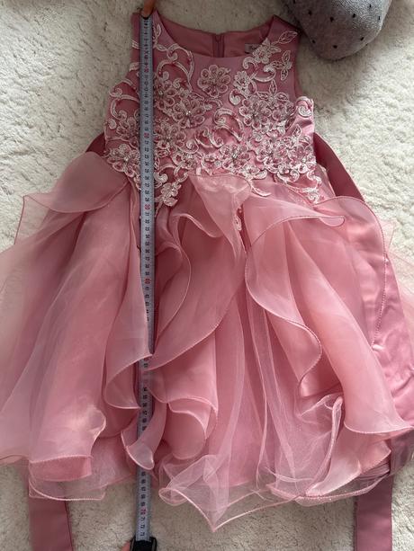 Elegantné šaty, 104