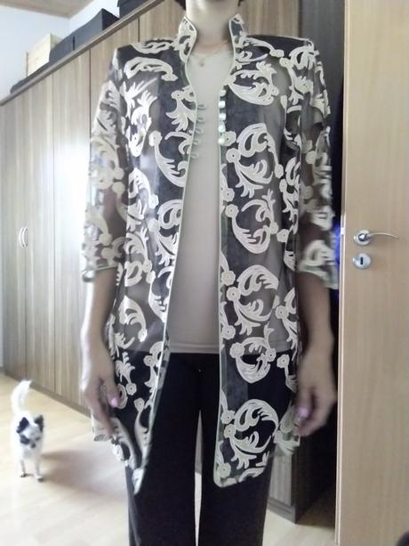 Krásne dlhé čipkovane sako, 38