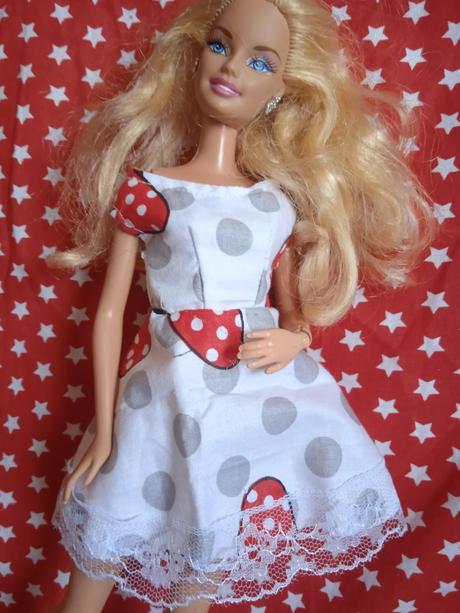 Šaty barbie,