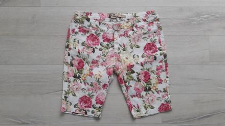 Kvetinkové nohavice, 30