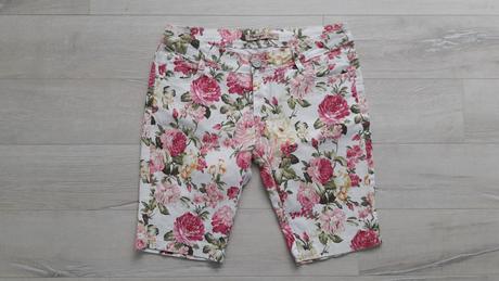Kvetinkové nohavice, 30