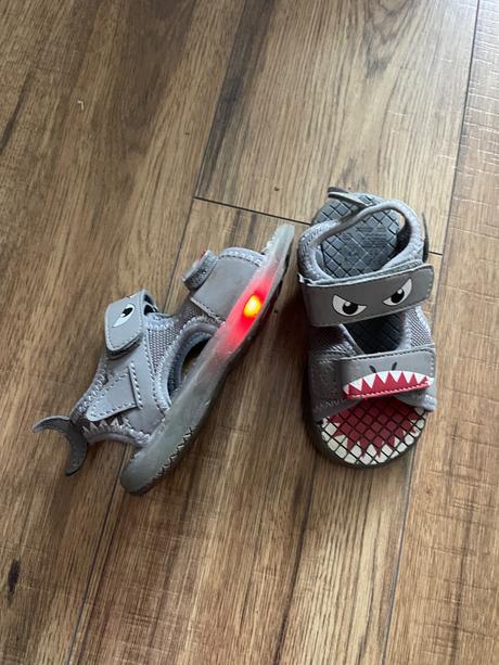 Blikajúce sandále, f&f,24