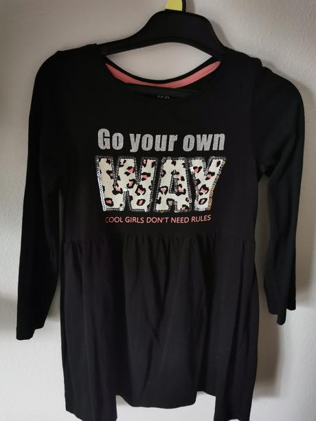 Dievčenské šaty, 128