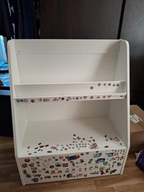 Kniznica bergig ikea, 