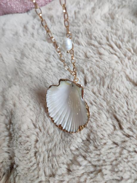 Dámsky náhrdelník, 