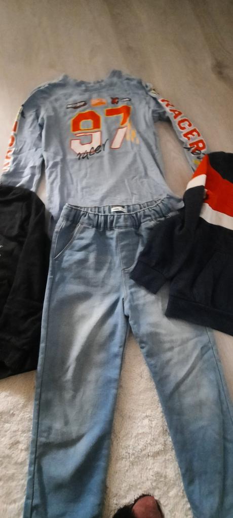 Chlapčenský balík v.146, 140–152