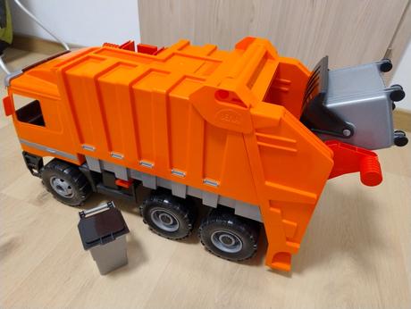 Smetiarske auto lena, 