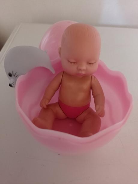 Bábätko vo vajicku, 