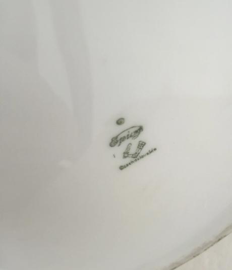 Starozitny krasny cajnik kvety,