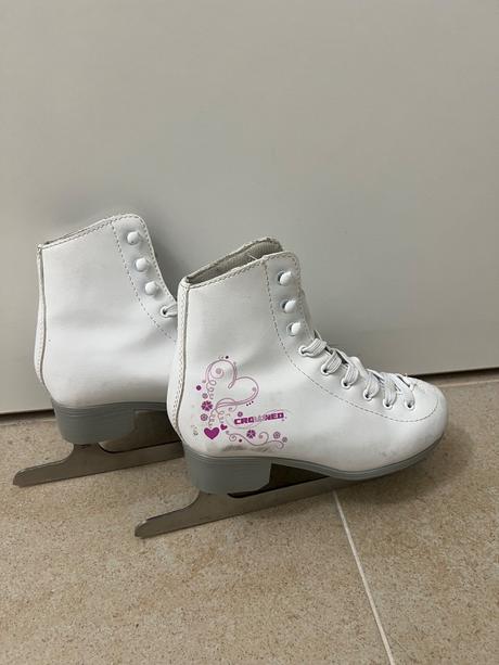 Korčule na ľad, crowned,33