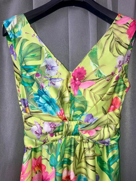 Dámske šaty rinascimento, m