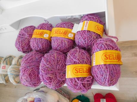 Vlna na ďalšiu tvorbu, čelenky, ponožky, čiapky,,