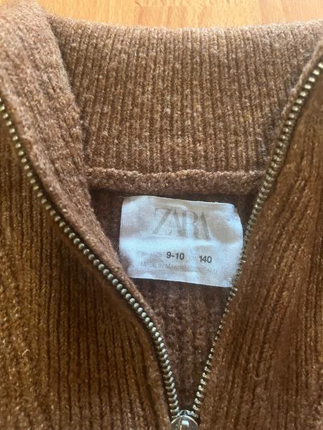 Svetrik na zips, zara,140