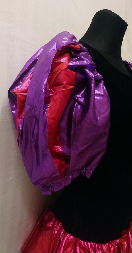 Dámsky čierny - fialovo ružový - kostým šaty, s,