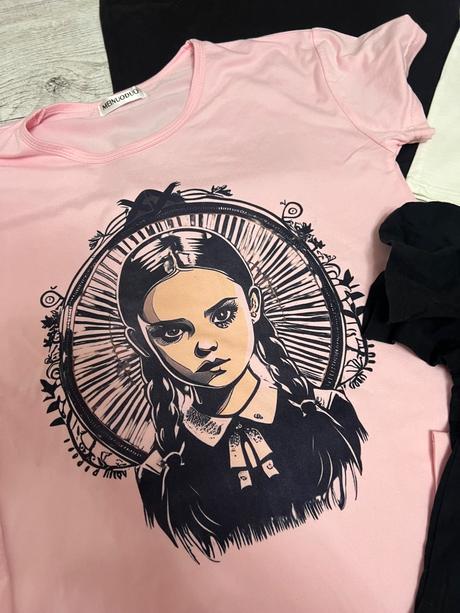 4trička wednesday 134/140, 140