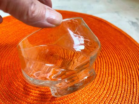 Starožitná vejárovitá cukornička, 