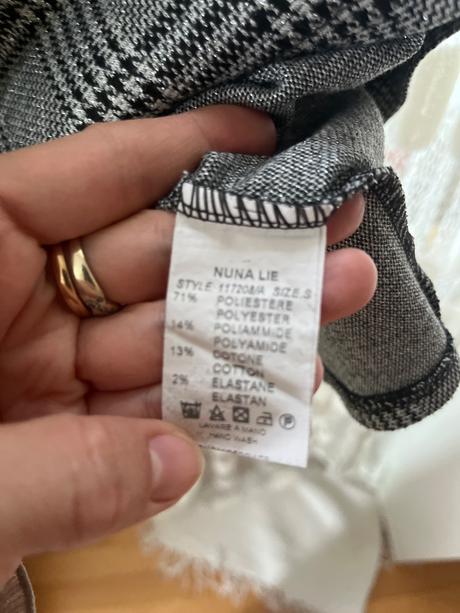 Károvane elegantne saty, 152