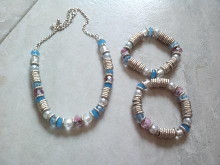 Náhrdelník + 2 náramky, 