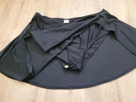 Suknickove plavky, 52