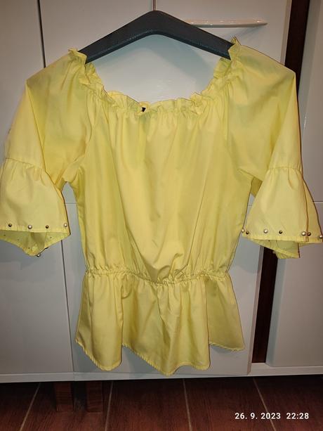 Dámske oblečenie č.38, 38