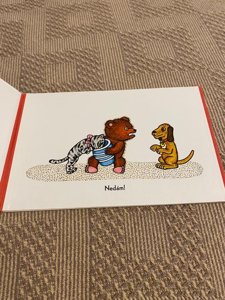 Krásne staré skladacie retro leporelo skúpy macko,