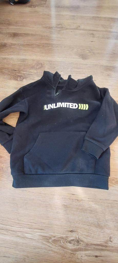 Cierna mikina s kapucnou, reserved,116