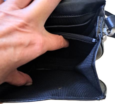 Dámska kožená crossbody kabelka zn. aigner,