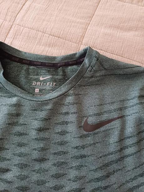 Parádne športové tričko nike dri- fit č.s, s