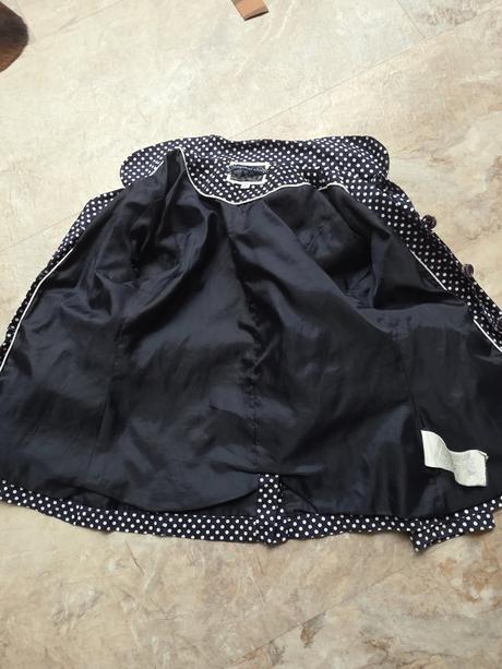 Modrobiely bodkovaný kabatik 116, 116