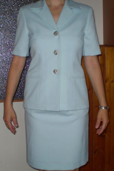 Svetlo modrý kostým 36, s