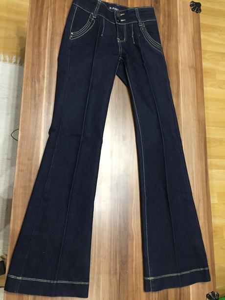 Nohavice s pukmi, 26