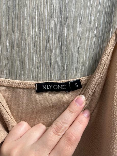 Béžové body nly one, s