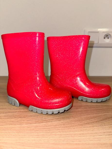 Dievčenské gumáky, 22