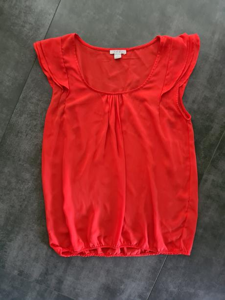 Blúzka s volanikmi, amisu,l