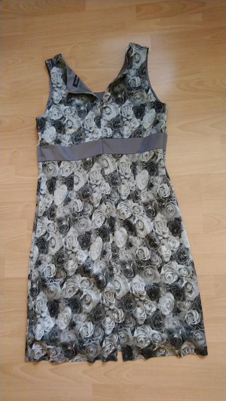 Spoločenské šaty, 46