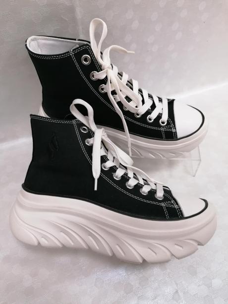 Dámske tenisky zn.skechers 24220318 z+b+ca, skechers,37 / 38 / 39