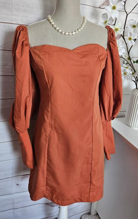 Nádherné zaujímavé šaty zn.trendyol, 38