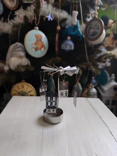 Točiaci svietnik na čajovú lyžičku, 