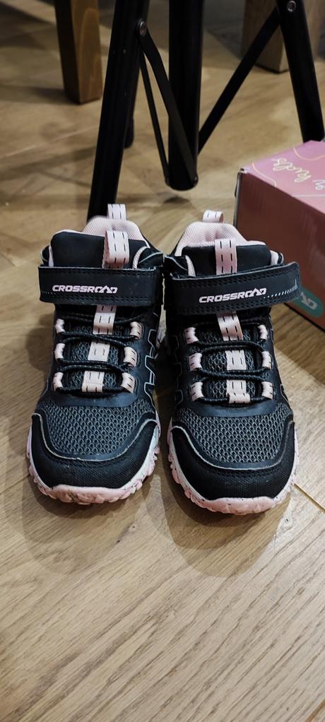 Vyššie turistické topánky, 29