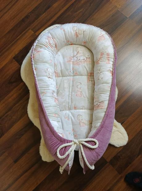 Hniezdo, šírka (cm): 55,dĺžka (cm): 90