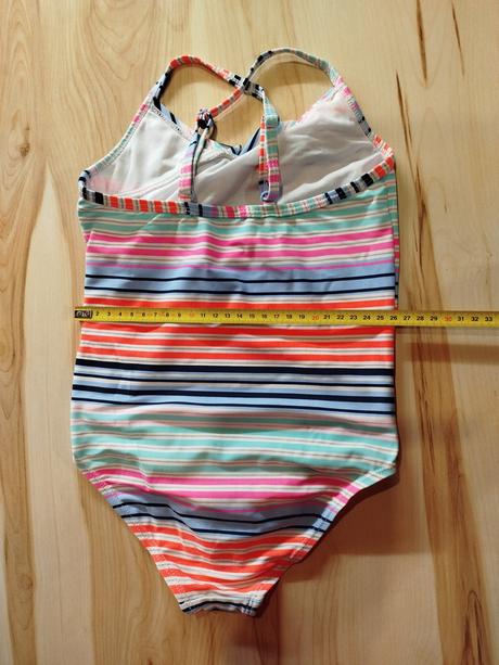 Jednodielne plavky, 122