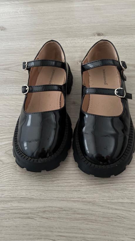 Loafers, reserved,33